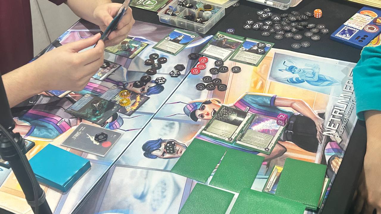 Netrunner game in progress